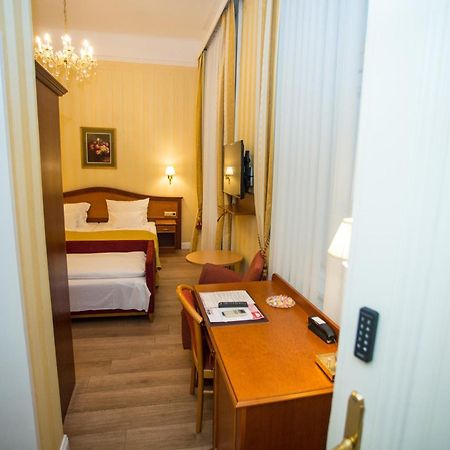 Opera Am Operneck Self Check In Apartment Wina Bagian luar foto