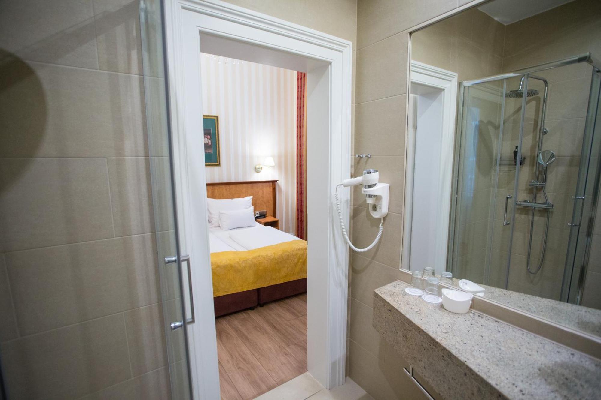 Opera Am Operneck Self Check In Apartment Wina Bagian luar foto