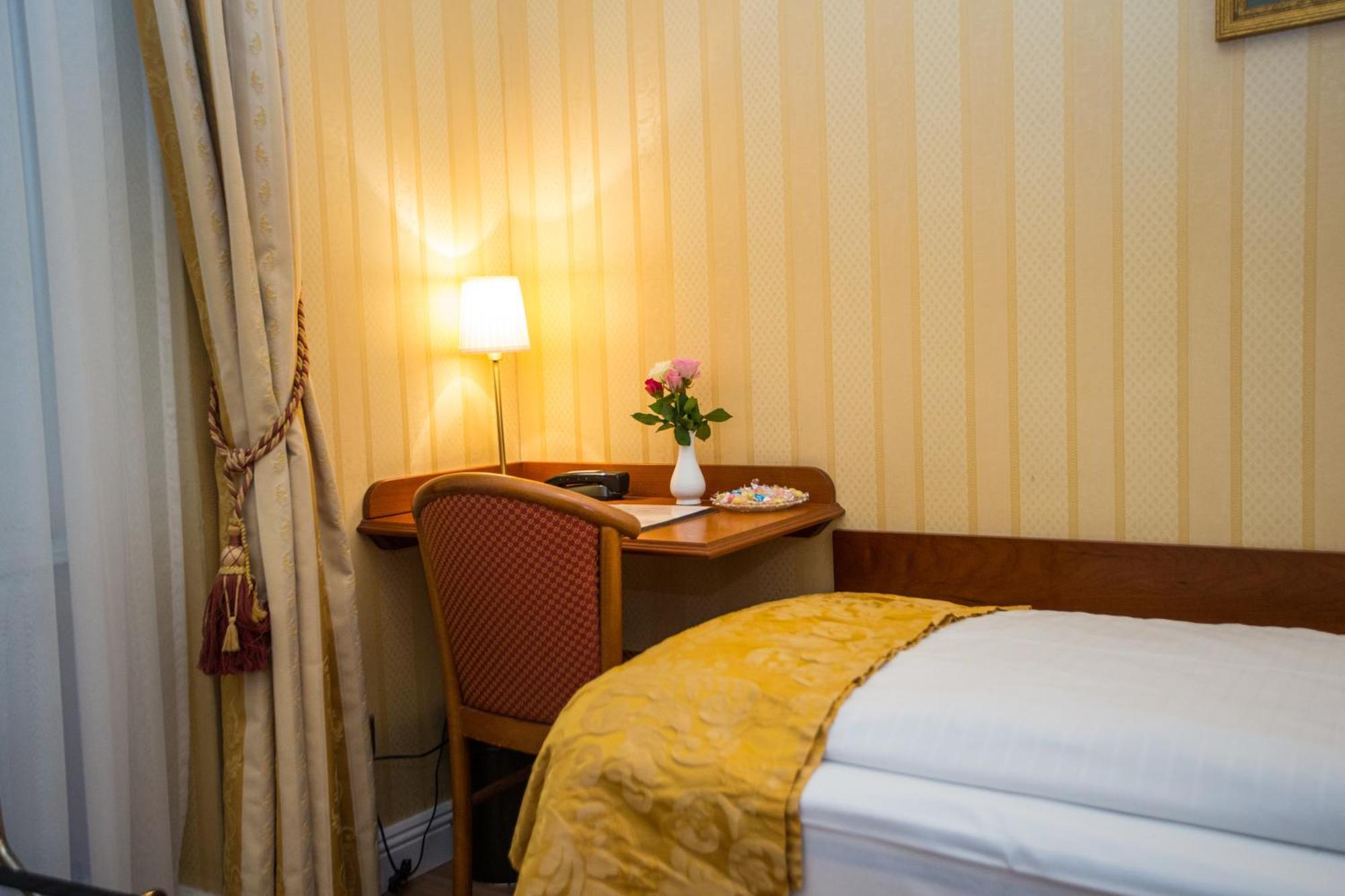 Opera Am Operneck Self Check In Apartment Wina Bagian luar foto
