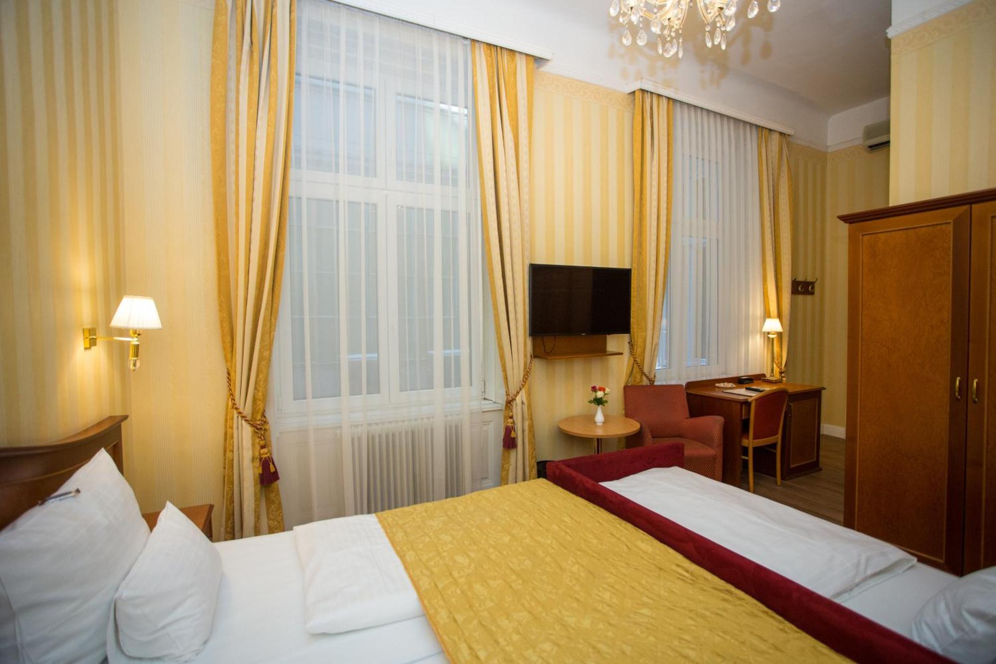 Opera Am Operneck Self Check In Apartment Wina Bagian luar foto