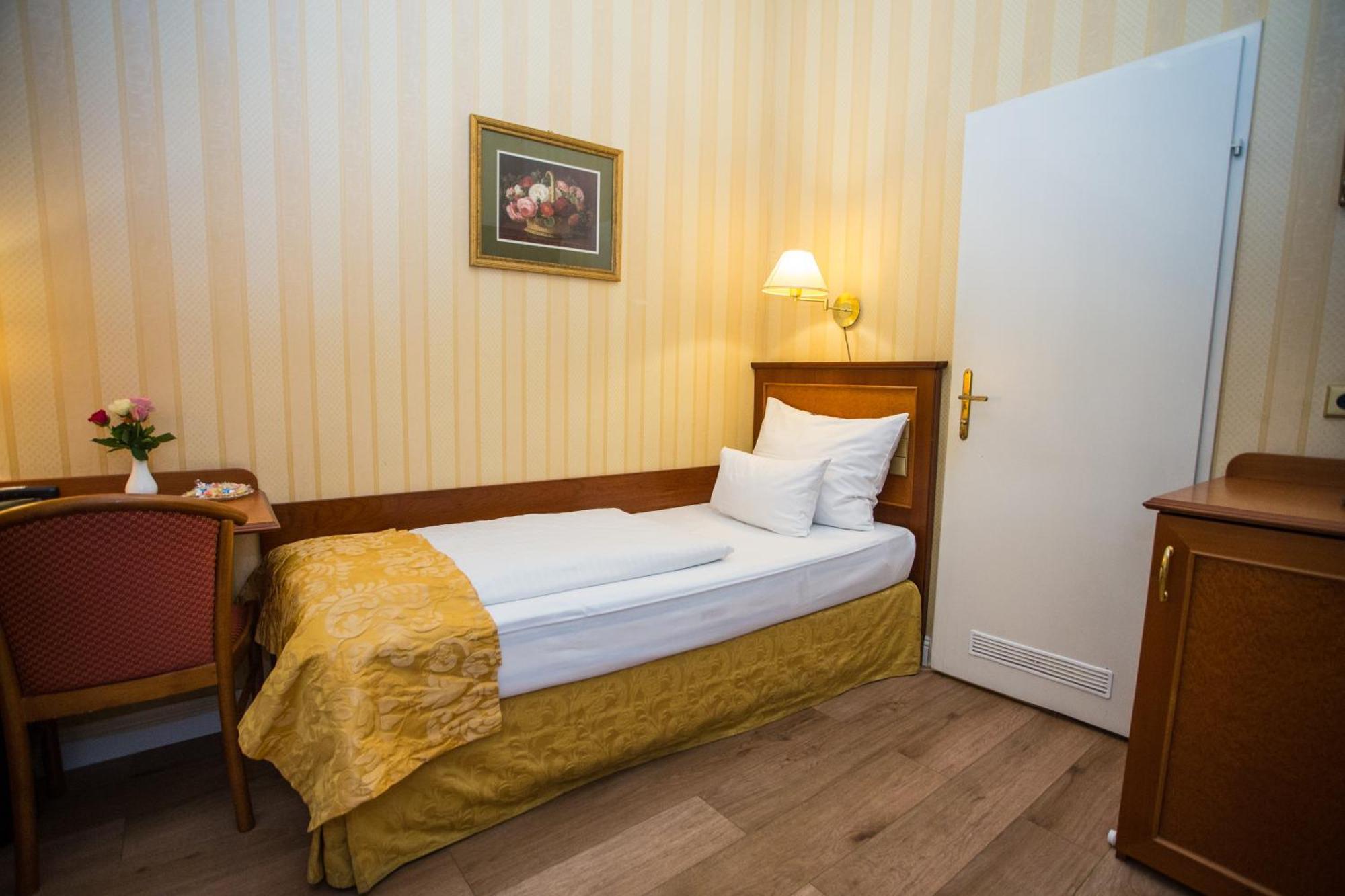 Opera Am Operneck Self Check In Apartment Wina Bagian luar foto
